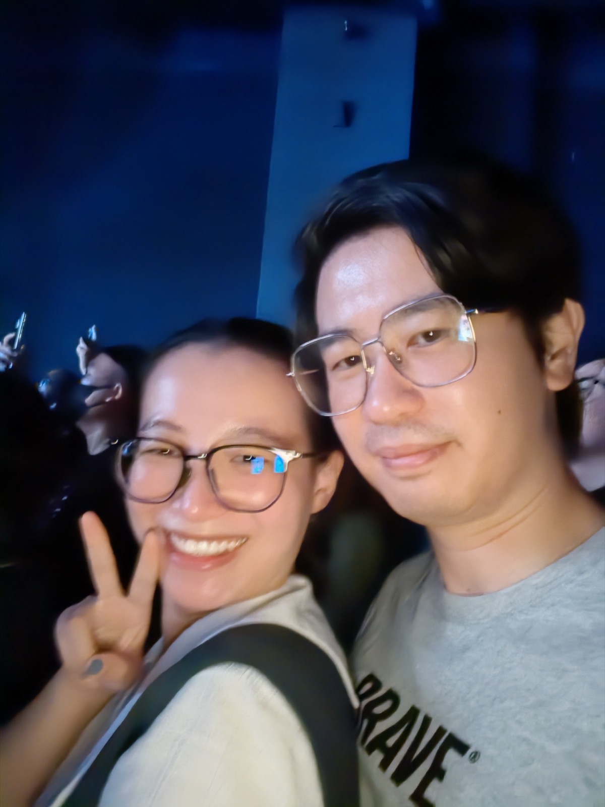 演唱会现场一一和伟卿的合影